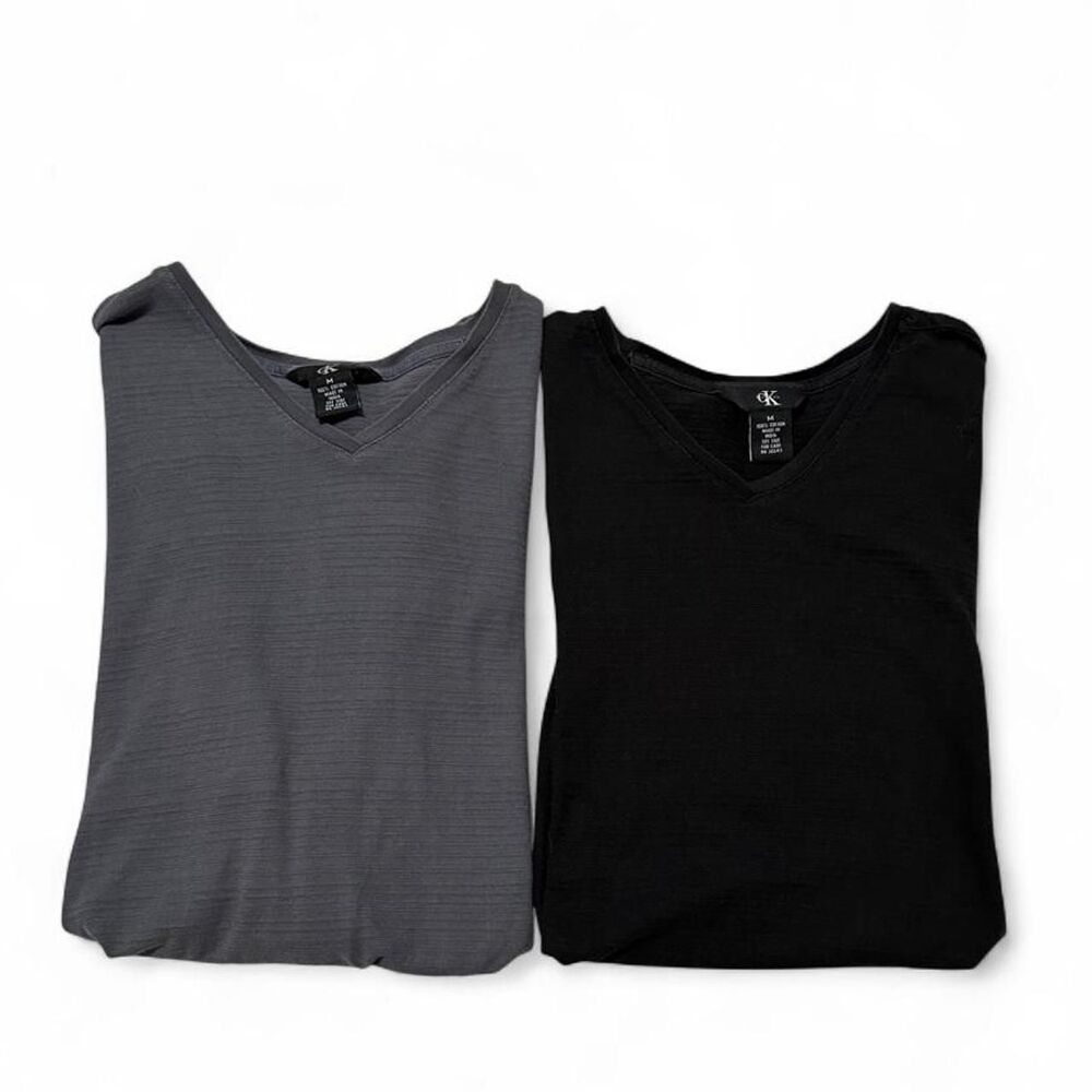 Calvin-klein Men's Black and Grey T-shirt